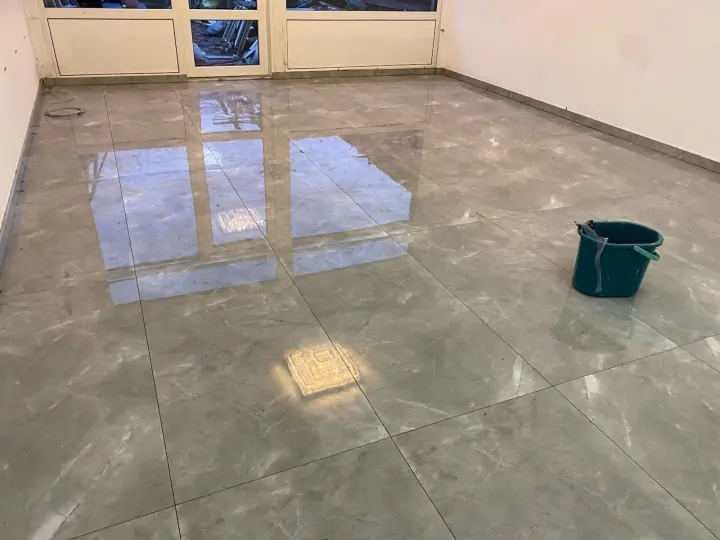 Vloer project 1 - kitwerk door Kitwerkvernieuwen.nl in Veghel, Noord-Brabant